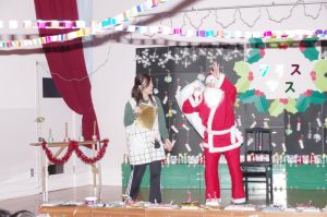 みづほ幼稚園クリスマス会にサンタが来園